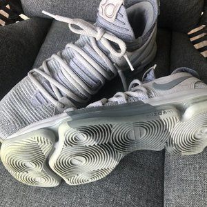 NIKE Mens volleyball shoes size 12 great condition!